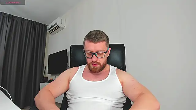 Snapshot of Findom_guy chatting on February 2026 06:57:02 PM Findom guy online show from February 2026 06:57:02 PM