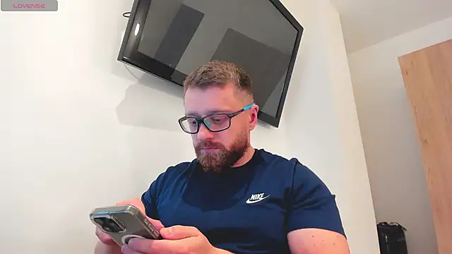 Snapshot of Findom_guy chatting on February 2026 11:34:02 PM Findom guy online show from February 2026 11:34:02 PM