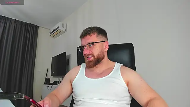 Snapshot of Findom_guy chatting on March 2026 11:50:01 AM Findom guy online show from March 2026 11:50:01 AM