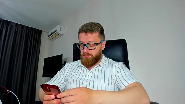 Snapshot of Findom_guy chatting on May 2026 10:42:02 AM Findom guy online show from May 2026 10:42:02 AM