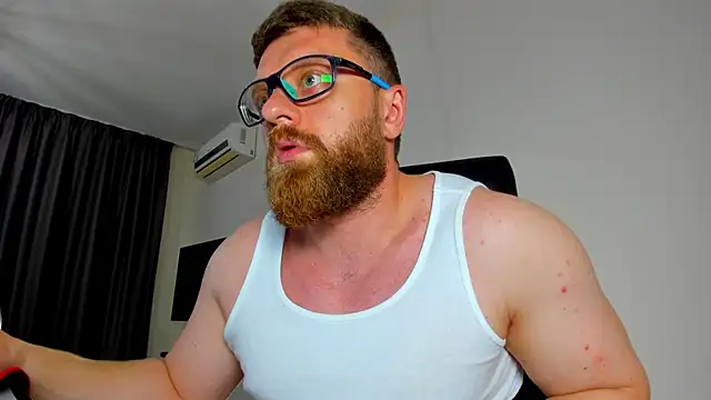 Snapshot of Findom_guy chatting on May 2026 05:32:02 PM Findom guy online show from May 2026 05:32:02 PM