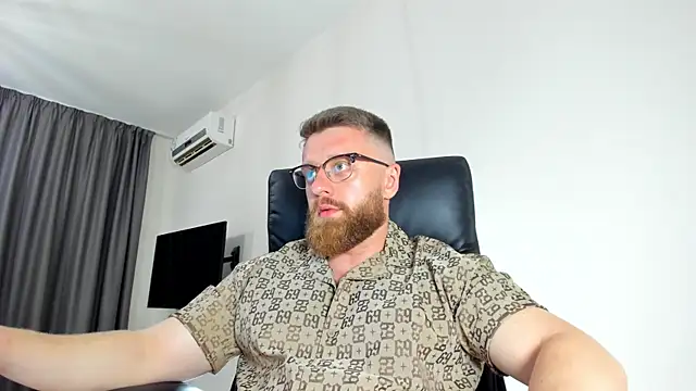 Snapshot of Findom_guy chatting on May 2026 04:59:02 PM Findom guy online show from May 2026 04:59:02 PM