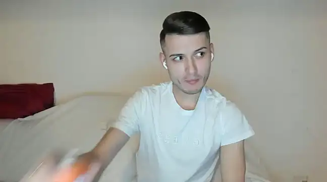 Snapshot of andboyfor6 chatting on December 2024 12:14:02 PM andboyfor6 online show from December 2024 12:14:02 PM