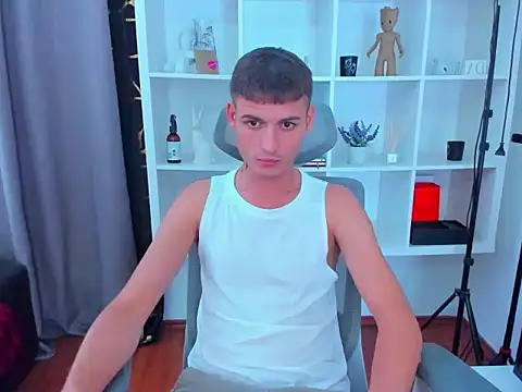 Snapshot of andboyfor6 chatting on September 2025 01:33:02 PM andboyfor6 online show from September 2025 01:33:02 PM