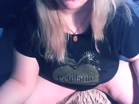 D Marinna online show from April 2026 02:47:02 PM