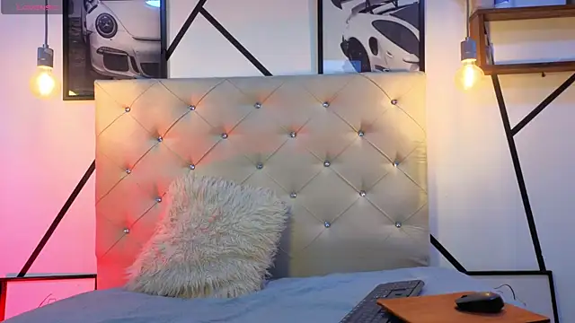 violetasimonz online show from April 2026 11:05:01 PM