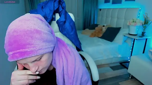 Kathlyn  Heath online show from March 2025 06:41:02 PM