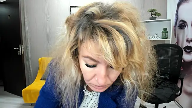 Snapshot of Cassandra_Hotty chatting on October 2025 02:45:01 AM Cassandra Hotty online show from October 2025 02:45:01 AM