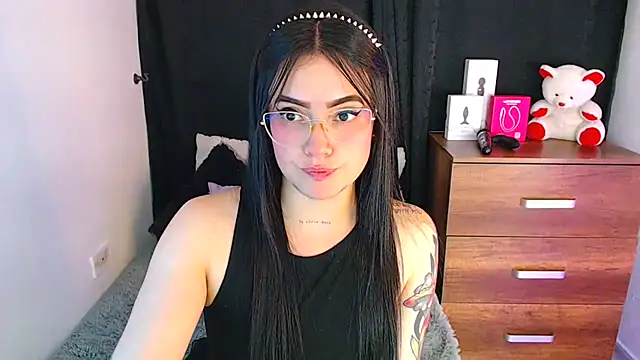 Isa Maiden1 online show from September 2025 04:10:02 PM