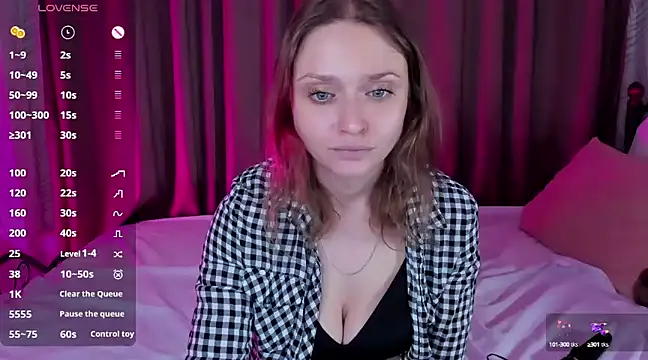 Snapshot of Linda_Bryant chatting on December 2024 03:58:01 AM Linda Bryant online show from December 2024 03:58:01 AM