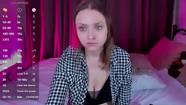 Snapshot of Linda_Bryant chatting on December 2024 01:07:01 AM Linda Bryant online show from December 2024 01:07:01 AM