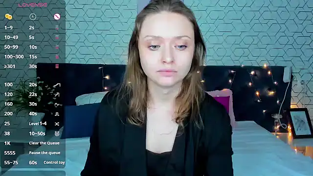 Snapshot of Linda_Bryant chatting on December 2024 04:08:02 AM Linda Bryant online show from December 2024 04:08:02 AM