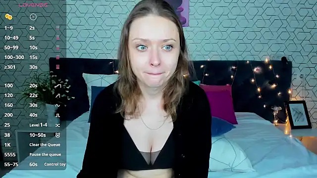 Snapshot of Linda_Bryant chatting on December 2024 01:02:02 AM Linda Bryant online show from December 2024 01:02:02 AM