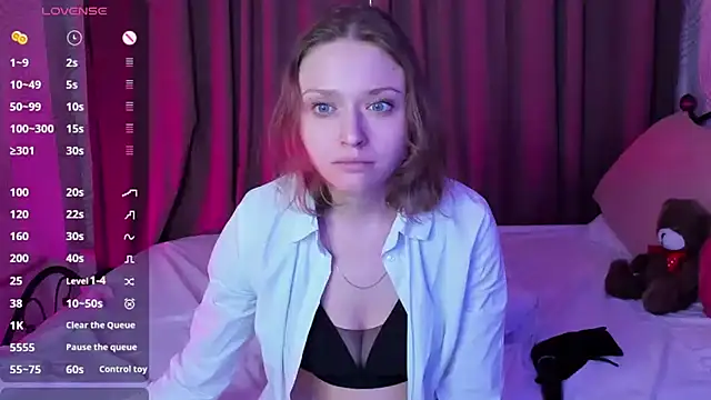 Snapshot of Linda_Bryant chatting on January 2025 04:00:02 AM Linda Bryant online show from January 2025 04:00:02 AM