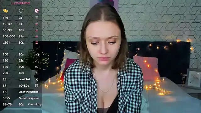 Snapshot of Linda_Bryant chatting on February 2025 03:55:02 AM Linda Bryant online show from February 2025 03:55:02 AM