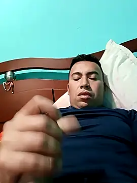 Diego leon27 online show from December 2024 07:57:01 PM