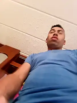 Diego leon27 online show from March 2026 06:11:02 PM