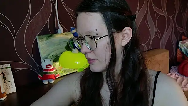 Snapshot of MiriamOr chatting on June 2026 08:30:01 AM MiriamOr online show from June 2026 08:30:01 AM