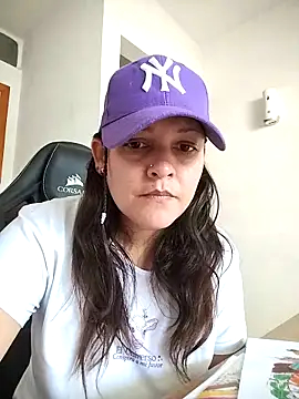 Mia Hampton online show from March 2026 04:50:02 PM