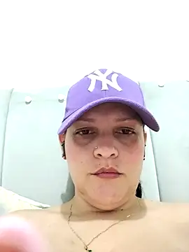 Mia Hampton online show from April 2026 10:03:01 PM