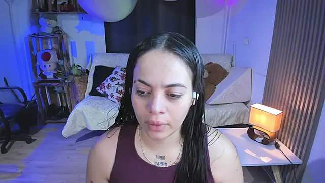 Snapshot of Cuttiealice chatting on February 2025 01:14:02 PM Cuttiealice online show from February 2025 01:14:02 PM