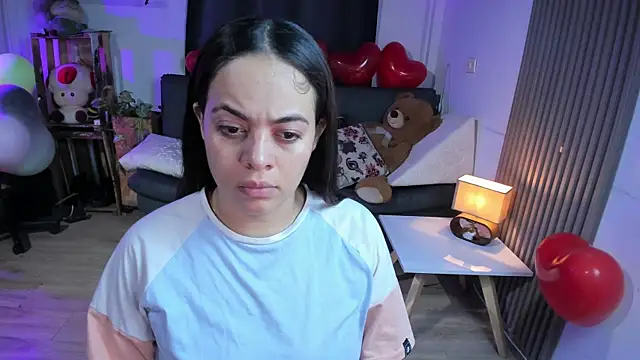 Snapshot of Cuttiealice chatting on February 2025 12:39:02 PM Cuttiealice online show from February 2025 12:39:02 PM