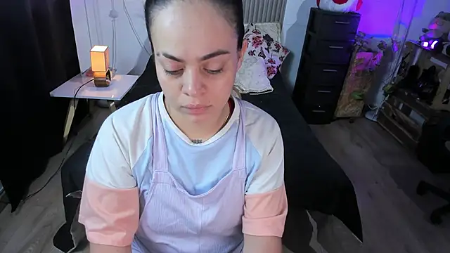 Snapshot of Cuttiealice chatting on March 2025 11:50:01 AM Cuttiealice online show from March 2025 11:50:01 AM