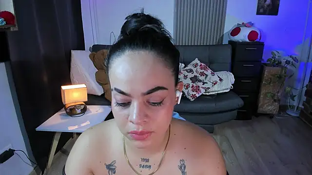 Snapshot of Cuttiealice chatting on March 2025 01:28:01 AM Cuttiealice online show from March 2025 01:28:01 AM