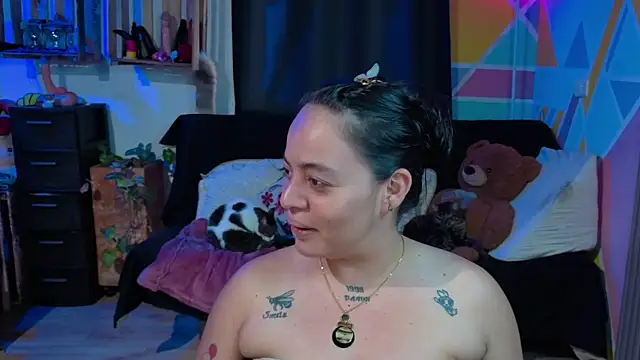 Snapshot of Cuttiealice chatting on September 2025 05:35:02 PM Cuttiealice online show from September 2025 05:35:02 PM