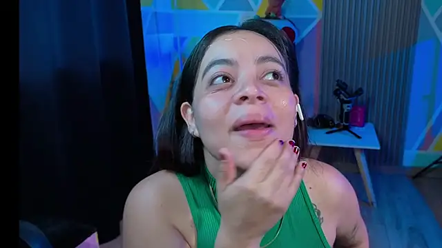 Snapshot of Cuttiealice chatting on October 2025 11:41:02 AM Cuttiealice online show from October 2025 11:41:02 AM