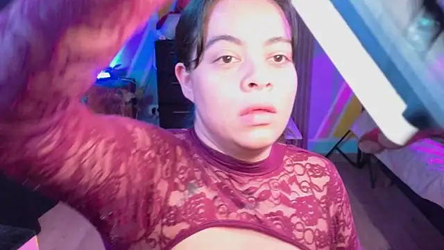 Snapshot of Cuttiealice chatting on October 2025 12:05:01 PM Cuttiealice online show from October 2025 12:05:01 PM