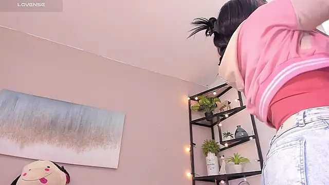 Briana Wells  online show from March 2026 12:54:02 PM