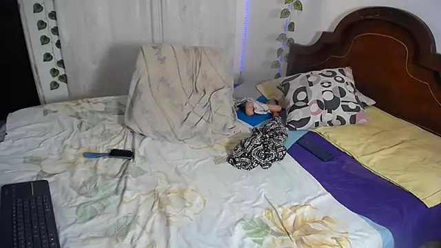 ivonne  hott1 online show from December 2025 03:23:01 AM