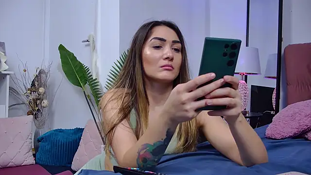 Snapshot of NicolLopeze chatting on February 2025 07:07:01 PM NicolLopeze online show from February 2025 07:07:01 PM