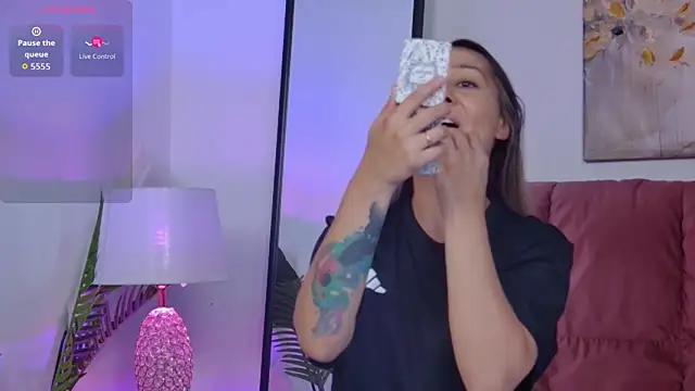 Snapshot of NicolLopeze chatting on September 2025 05:51:01 AM NicolLopeze online show from September 2025 05:51:01 AM