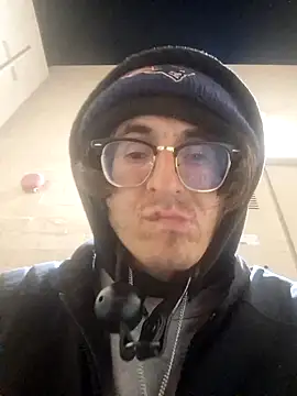 Snapshot of shaved chatting on November 2025 06:13:01 AM shaved online show from November 2025 06:13:01 AM