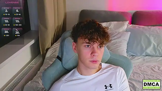 Snapshot of cute_thomas chatting on November 2025 06:01:02 PM cute thomas online show from November 2025 06:01:02 PM