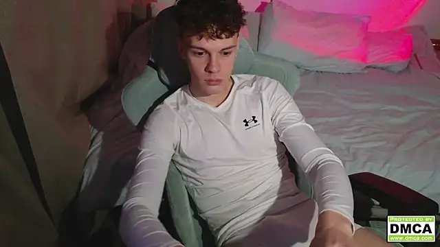 Snapshot of cute_thomas chatting on December 2025 12:14:01 PM cute thomas online show from December 2025 12:14:01 PM