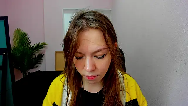 Persephoni online show from September 2025 10:28:01 AM