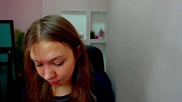 Persephoni online show from November 2025 10:47:02 AM