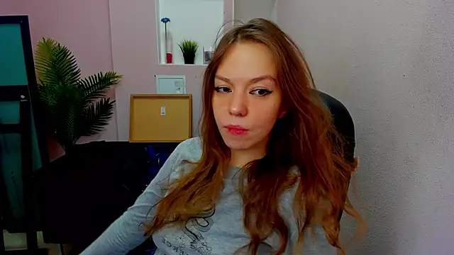 Persephoni online show from December 2025 10:57:02 AM