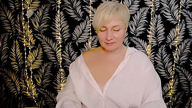 Snapshot of Olivia_playful chatting on February 2025 06:24:02 PM Olivia playful online show from February 2025 06:24:02 PM