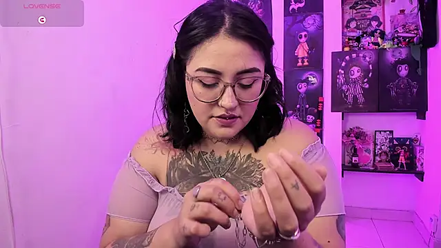  Ali Brinck  online show from October 2025 01:48:02 AM