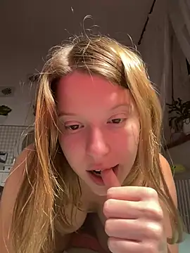 kimczii online show from March 2025 10:27:02 AM