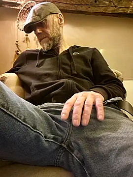 eddouxxx78 online show from April 2026 05:40:01 PM