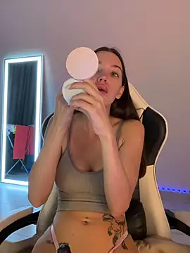 julia fly online show from June 2026 08:39:02 AM