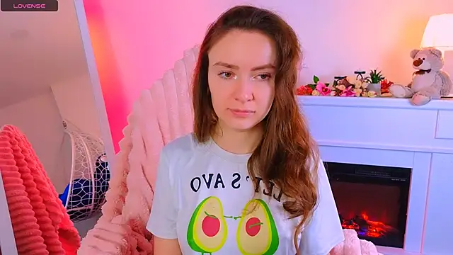 Snapshot of ___Emily___ chatting on March 2025 07:32:01 AM    Emily    online show from March 2025 07:32:01 AM