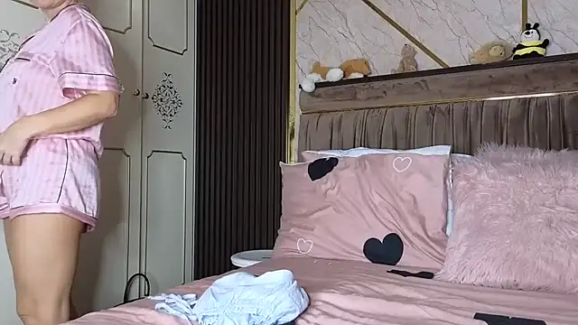 Snapshot of Allys chatting on March 2025 03:45:01 AM Allys online show from March 2025 03:45:01 AM