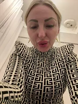 Snapshot of Allys chatting on March 2025 05:50:01 PM Allys online show from March 2025 05:50:01 PM