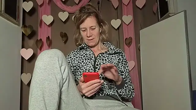 Snapshot of Lola_Belgium chatting on February 2026 06:28:02 AM Lola Belgium online show from February 2026 06:28:02 AM